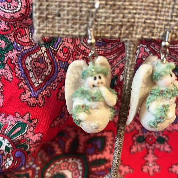 Angel Snowman earrings on silver tone shepherds hooks, like new - Picture 3 of 6